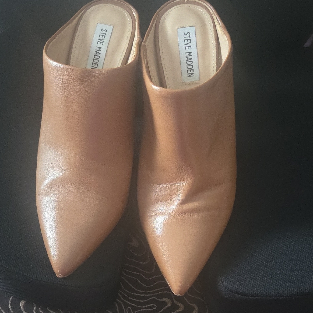 Steve Madden Tan Pointed-Toe Mules